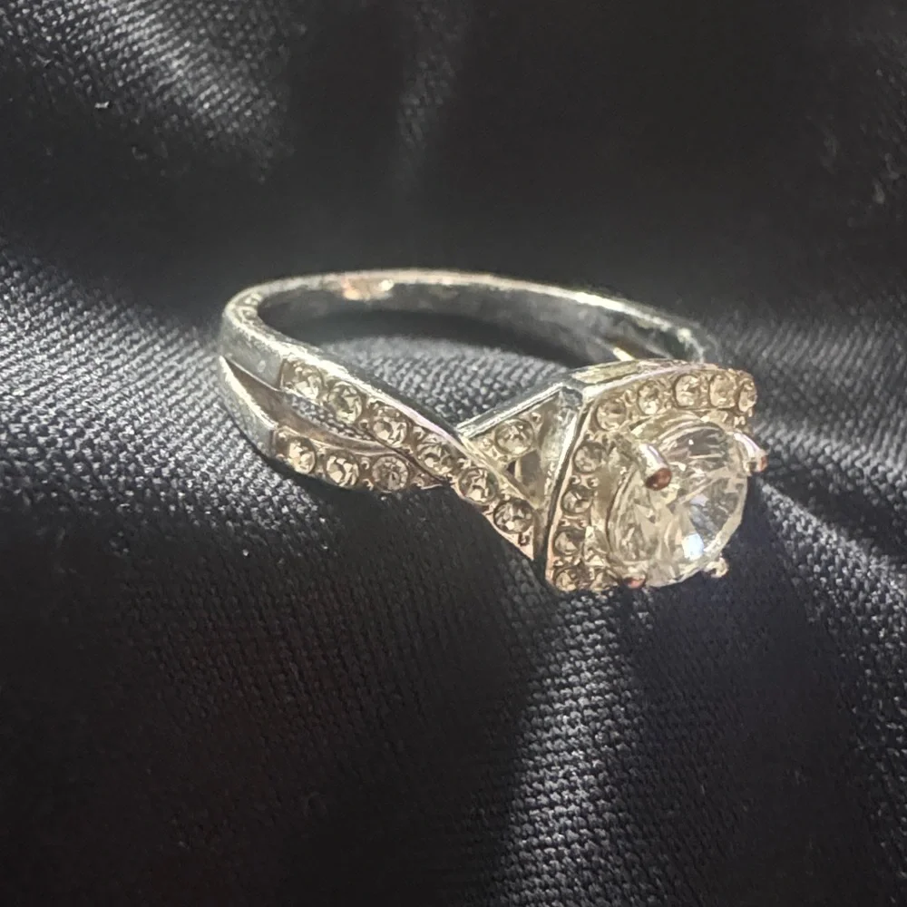 Sterling Silver CubicZirconia Halo Twist Ring in Silver,Princess-cut silver ring